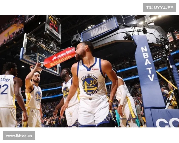 “水花兄弟”62分、开拓者“双枪”失灵，勇士西决G1胜开拓者